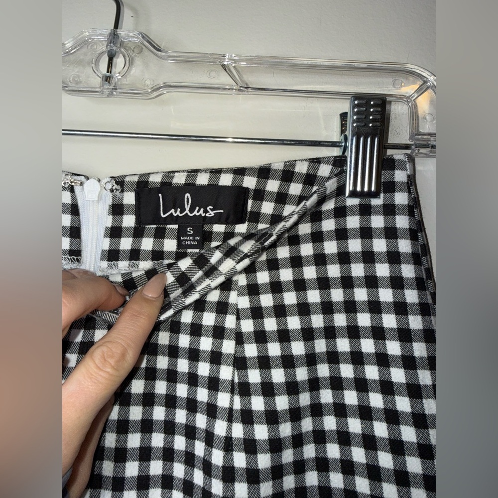 Lulu’s Black and White Checkered Women's Pants - Picture 7 of 9